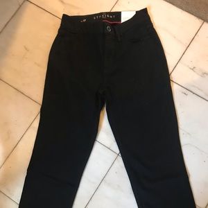 White House Black Market NEW W/tagsBlack high rise straight crop size 4P Jeans